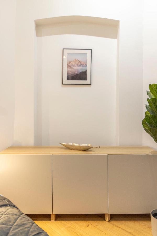 Central Grand Apartment With 5Bedrm 2Bathroom Budapest Exterior photo